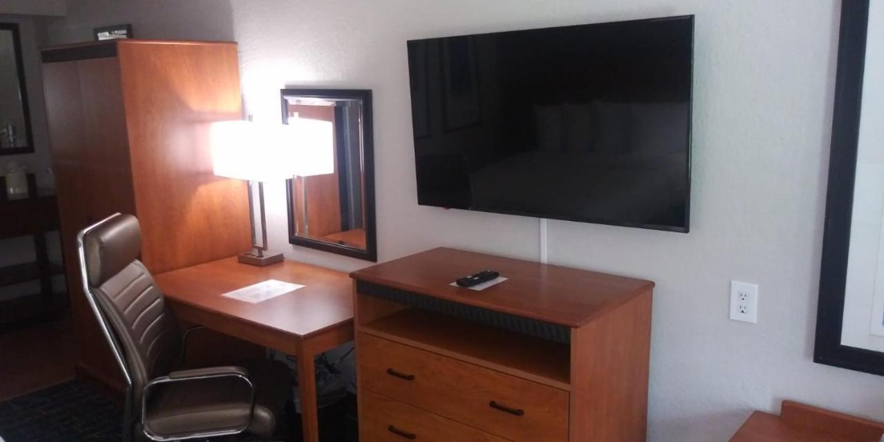 Surestay Plus Hotel By Best Western Clearwater Central Bagian luar foto