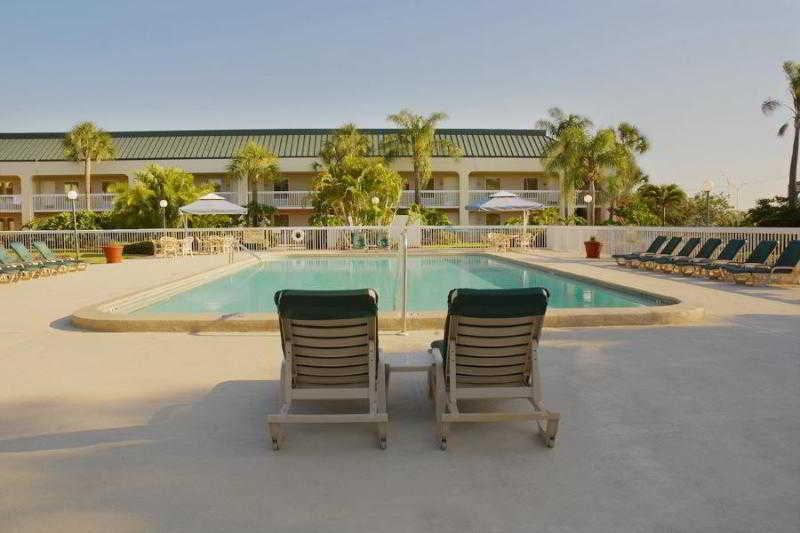 Surestay Plus Hotel By Best Western Clearwater Central Bagian luar foto